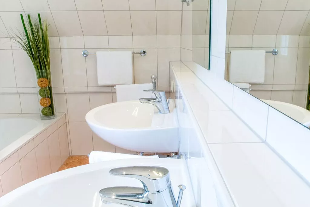 61854-Bathroom