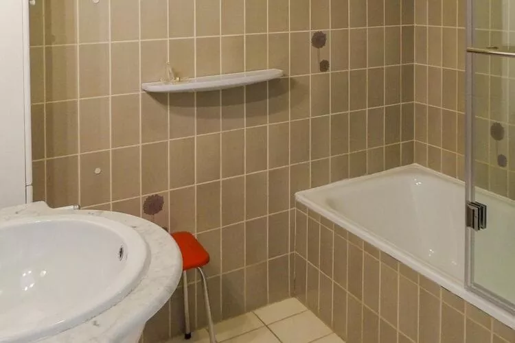 ZONNESTRAAL 503-Bathroom