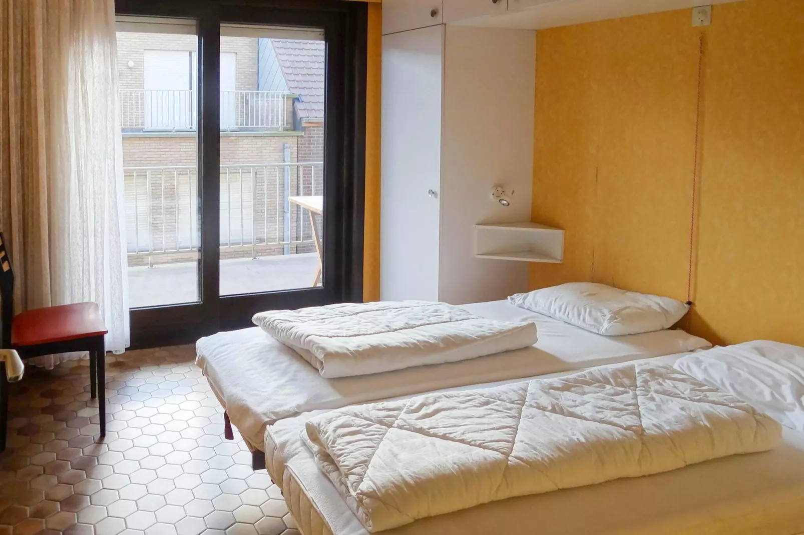 AMBASSADE 0501GAR-Chambre