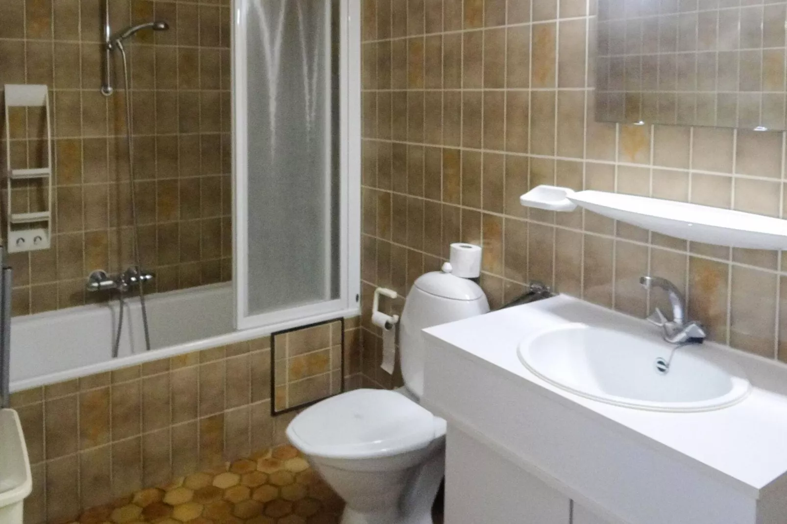 AMBASSADE 0501GAR-Salle de bain