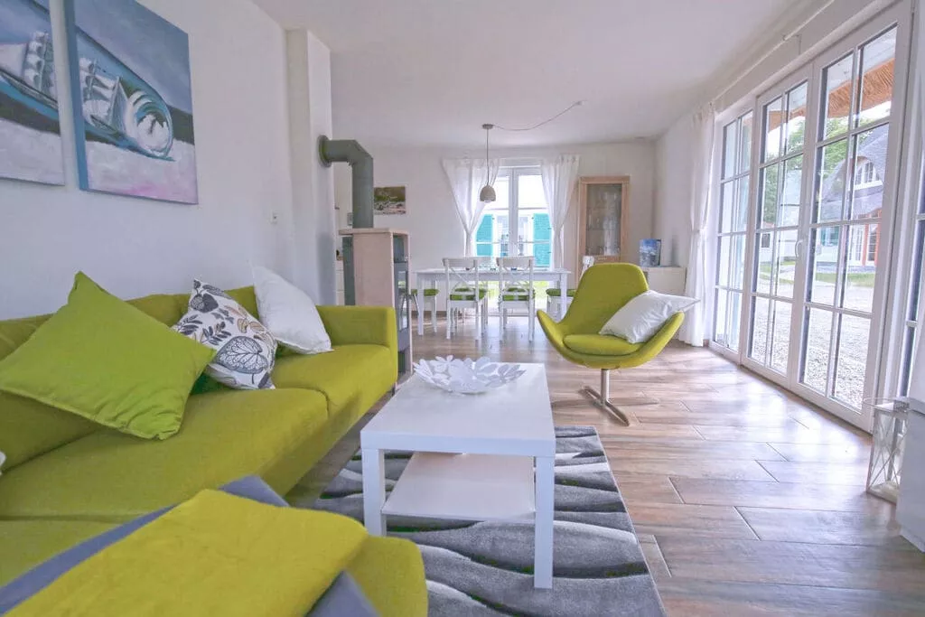 52291-Living room