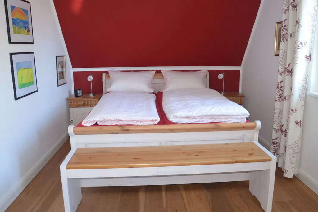 87125-Bedroom