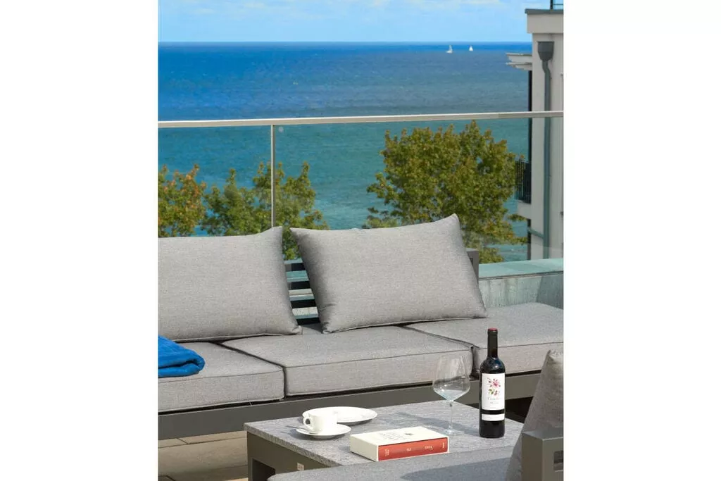 279458-Terrace balcony