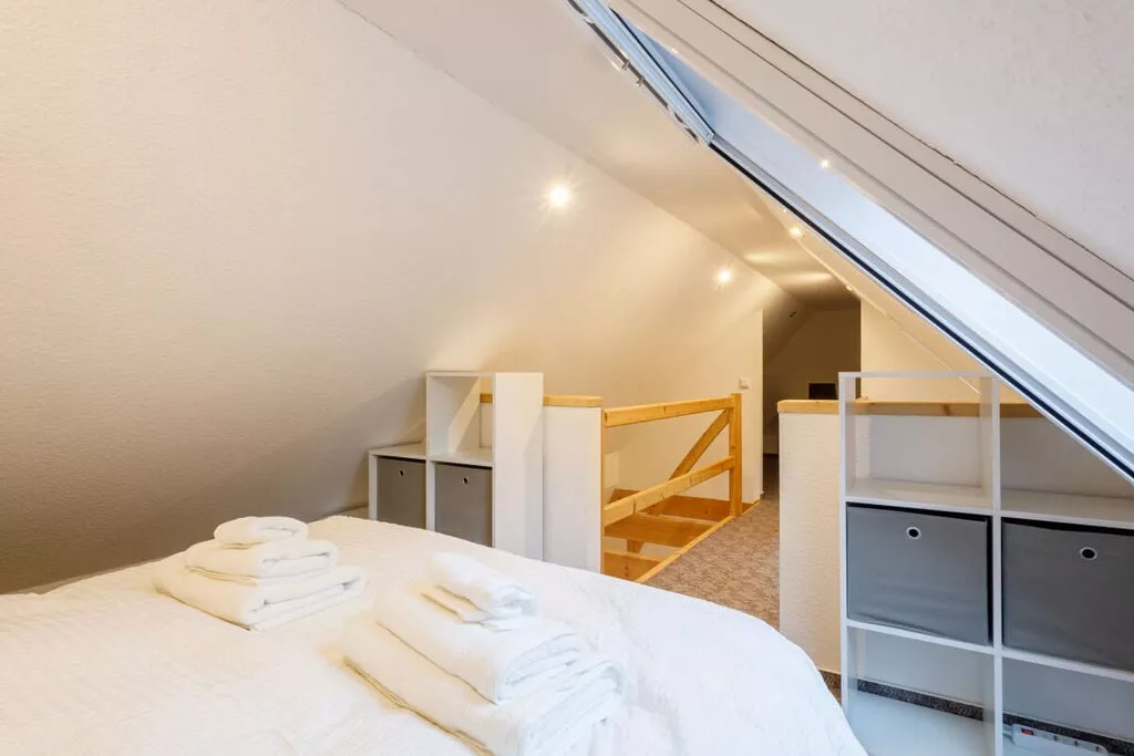 473926-Bedroom