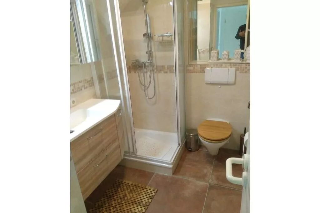 58060-Bathroom