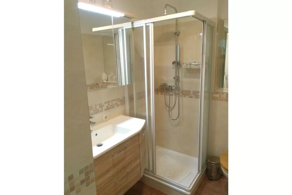 58060-Bathroom