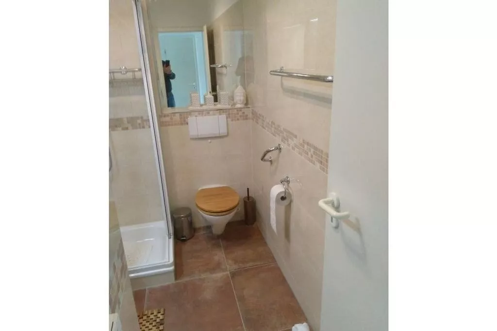 58060-Bathroom