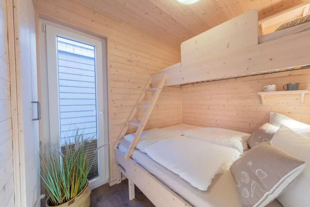 482538-Bedroom