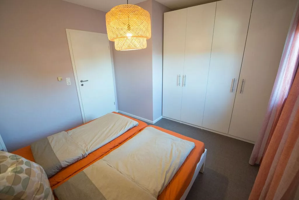 95329-Bedroom