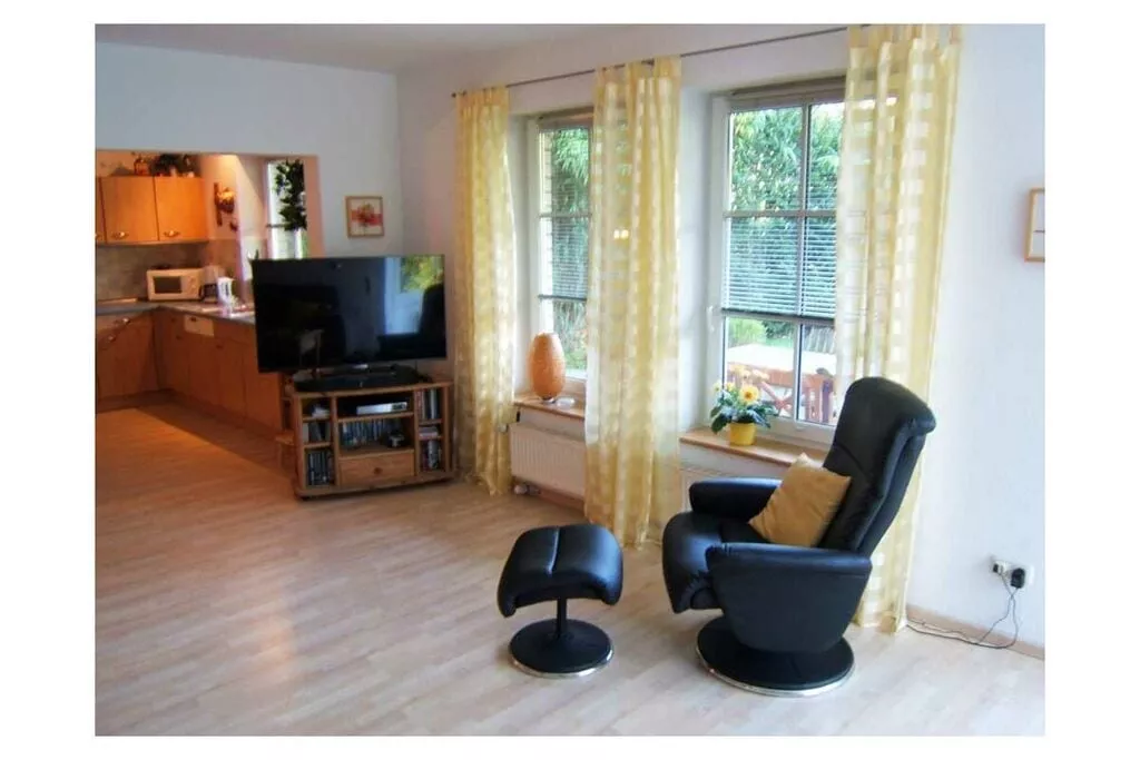 288200-Salon