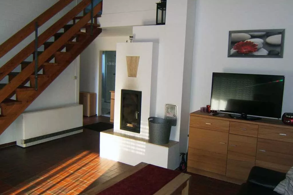 79421-Living room