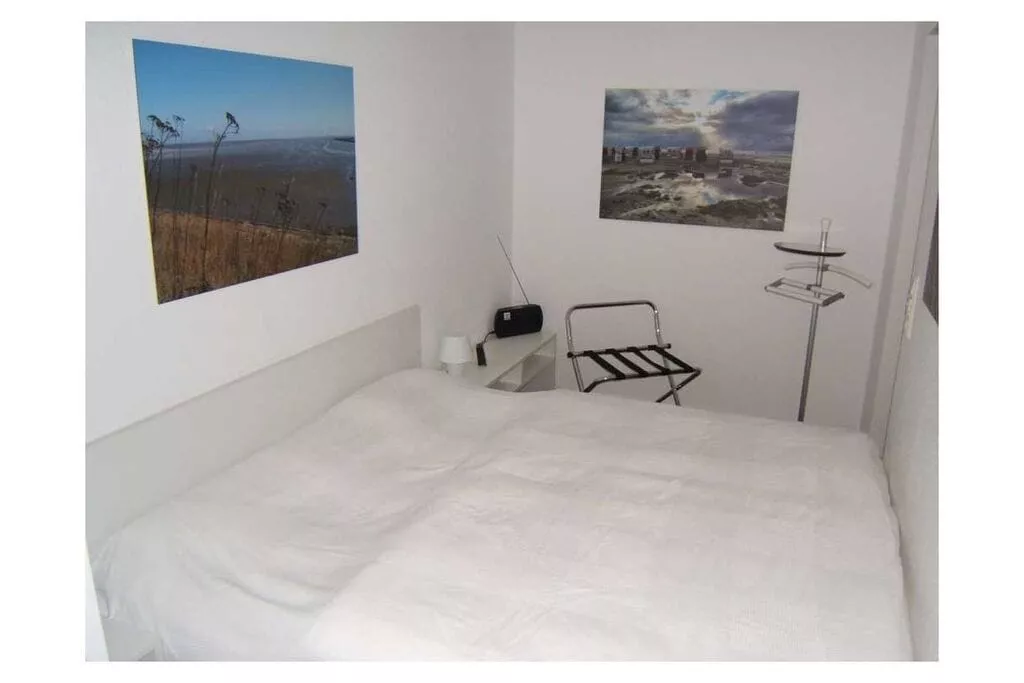 267396-Bedroom