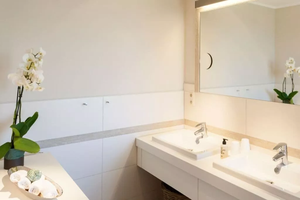 55136-Badezimmer