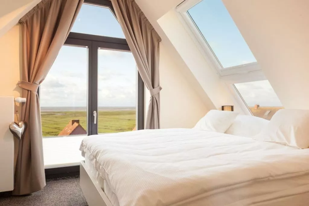 59810-Bedroom