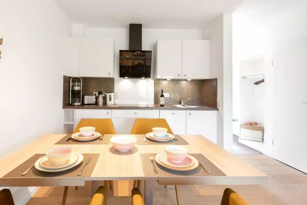321929-Dining room