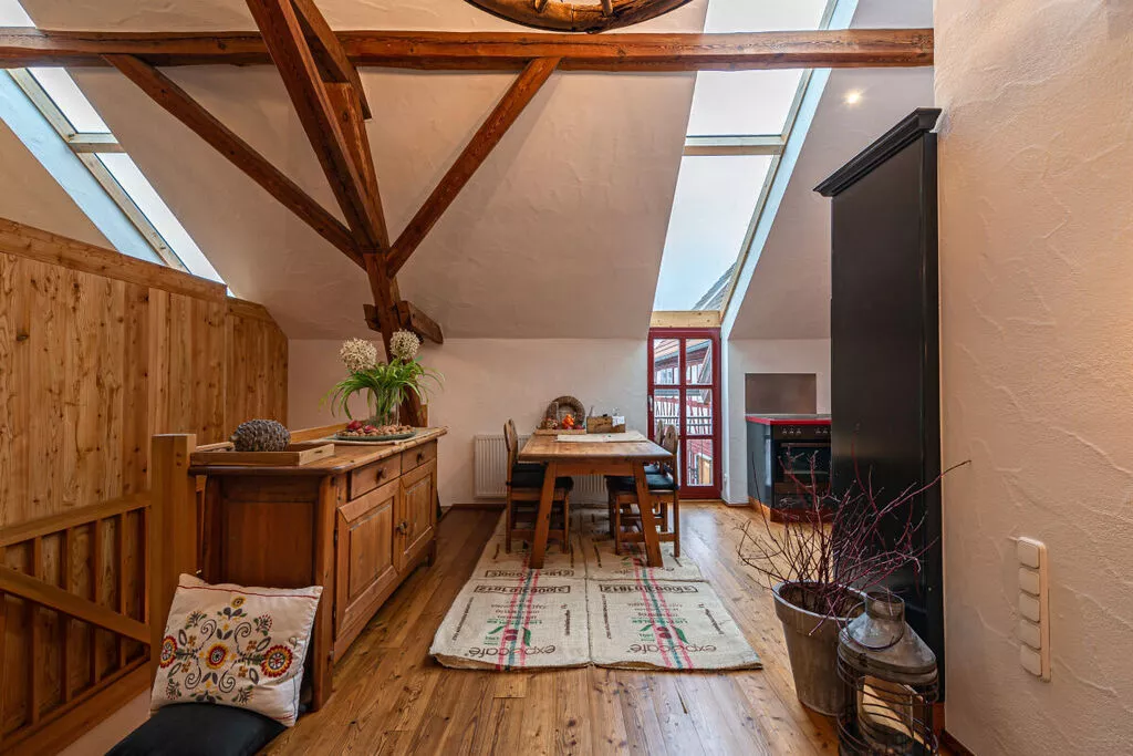 31169-Dining room
