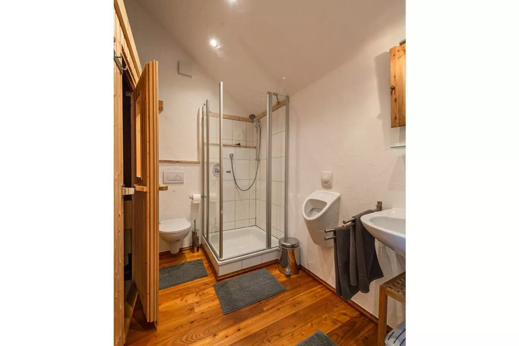 31169-Bathroom