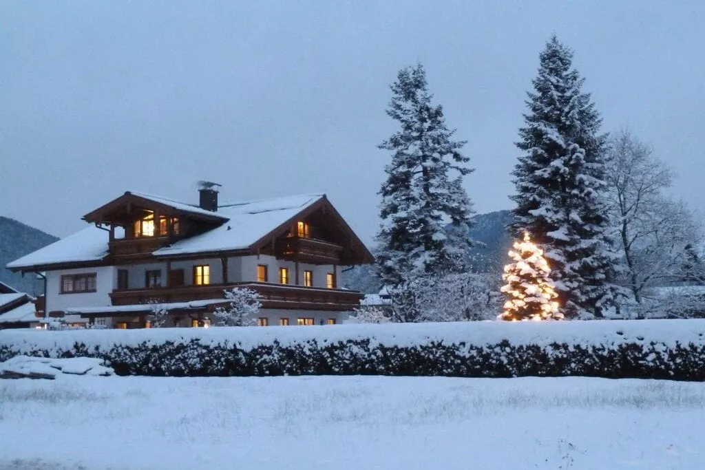 86157-Exterior winter