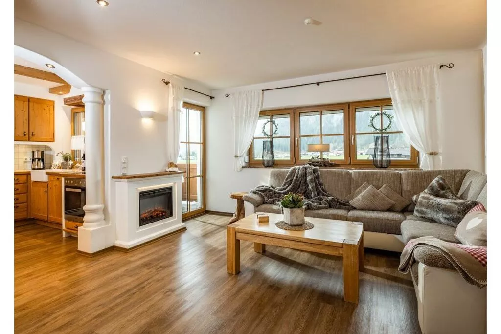 86157-Living room