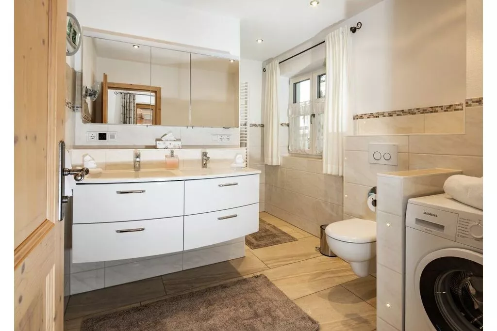86157-Bathroom