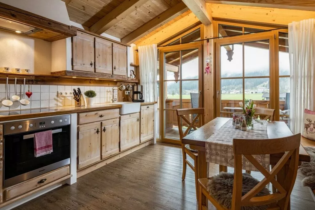 22733-Kitchen