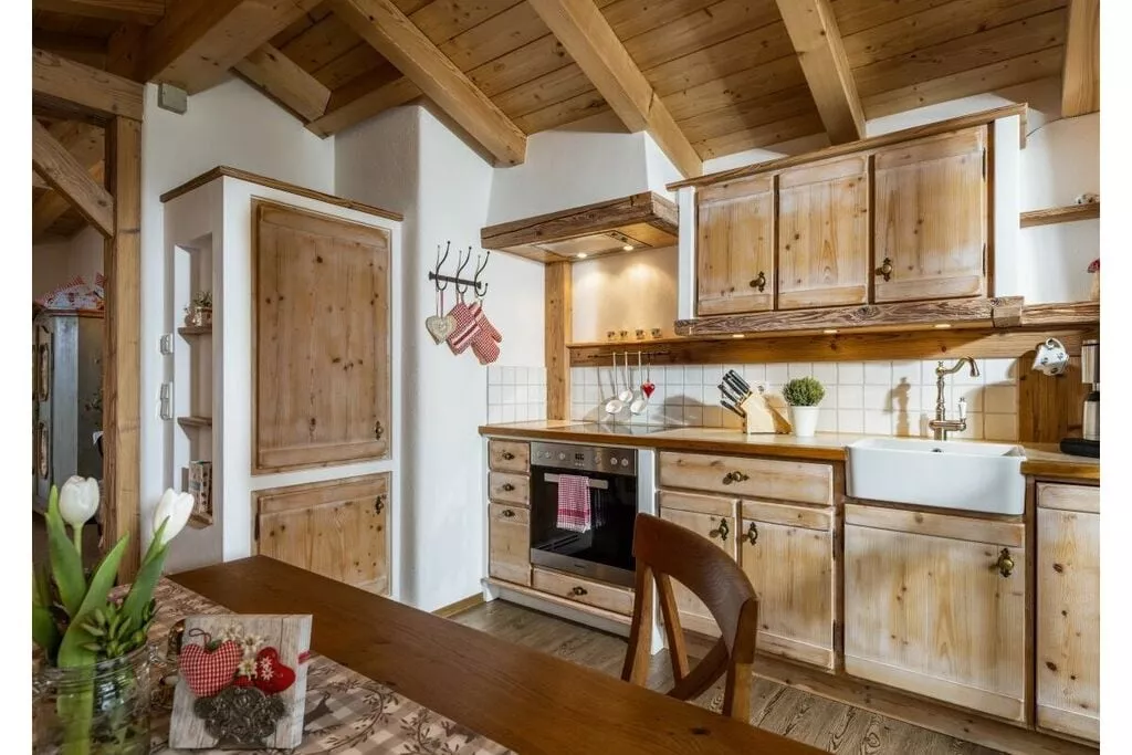 22733-Kitchen