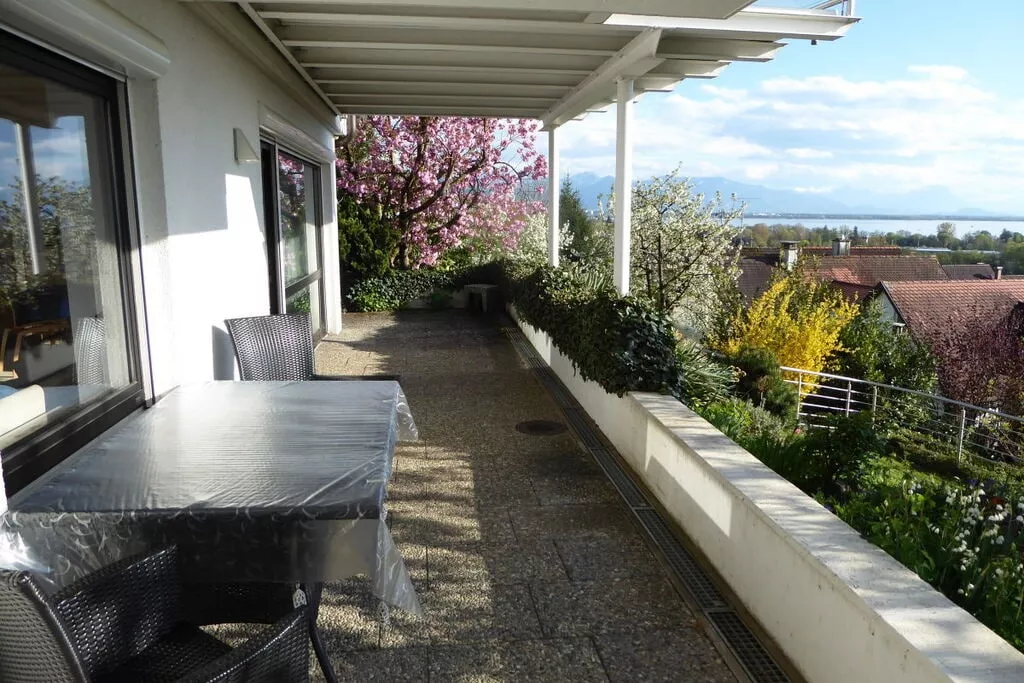 22945-Terrassenbalkon