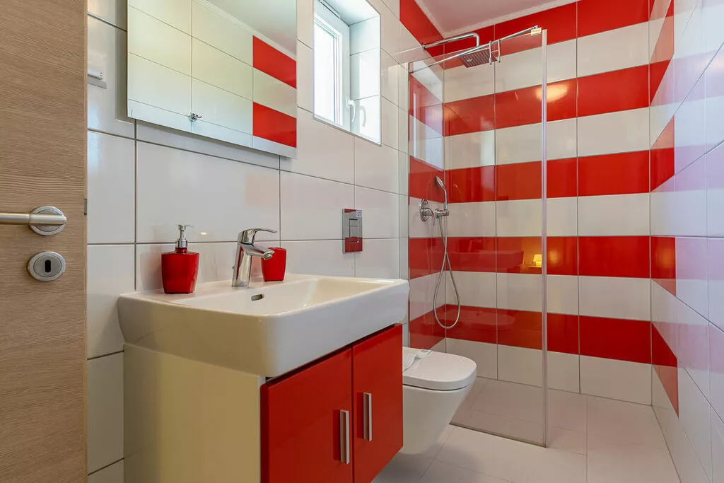 473189-Bathroom