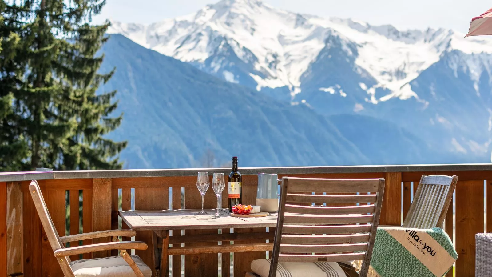 Hoog Hout-Terrace balcony