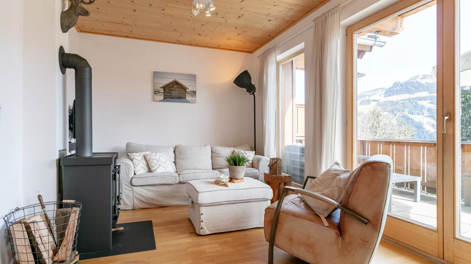Van Dik Hout-Living room