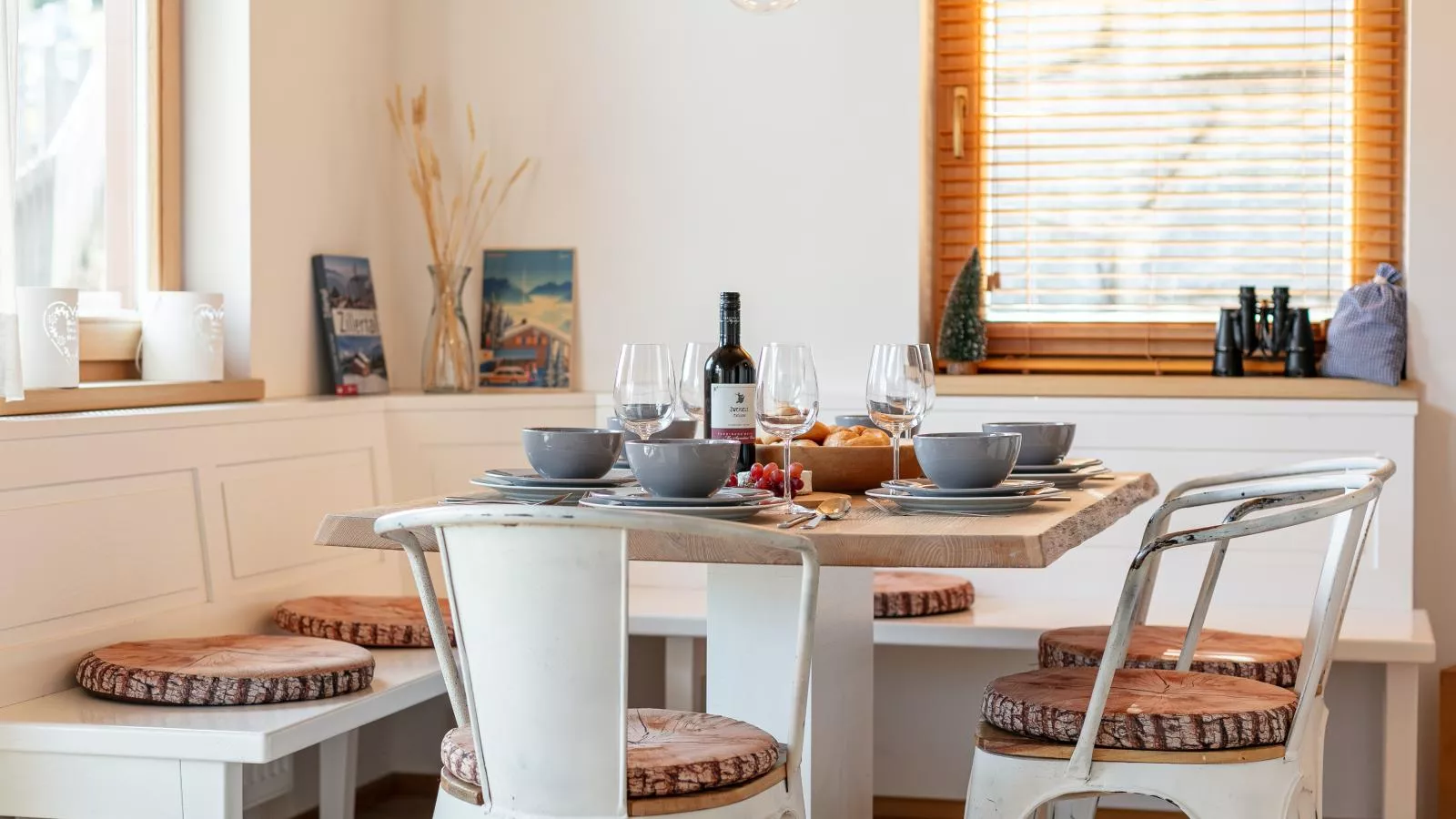 Van Dik Hout-Dining room