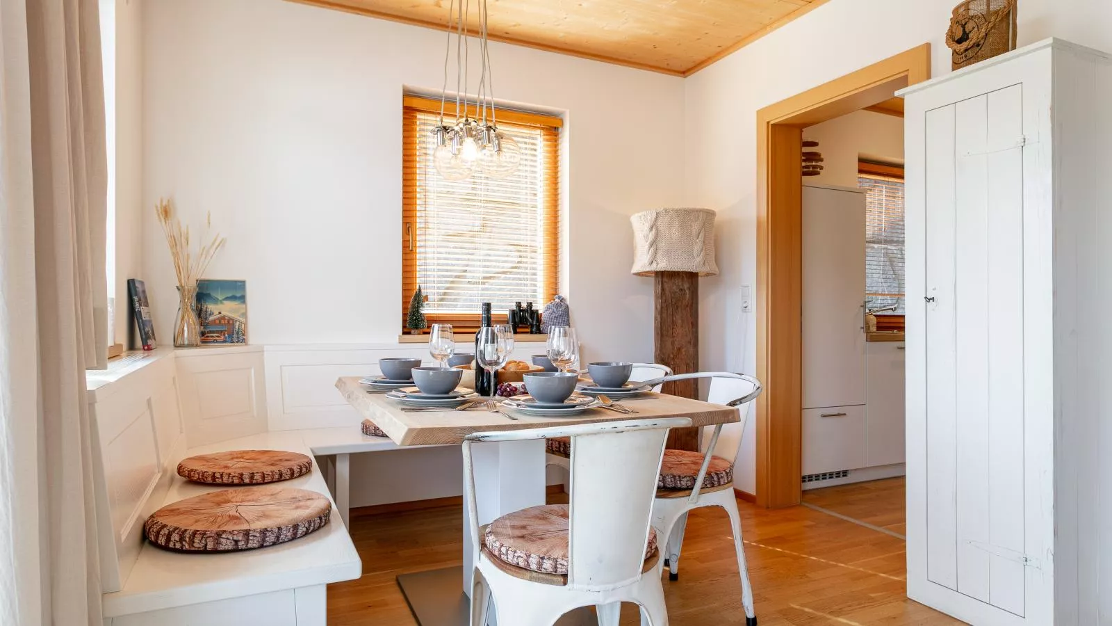 Van Dik Hout-Dining room