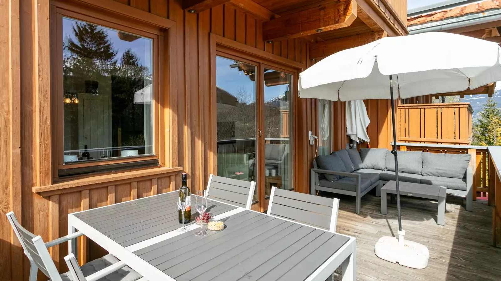 Van Dik Hout-Terrace balcony