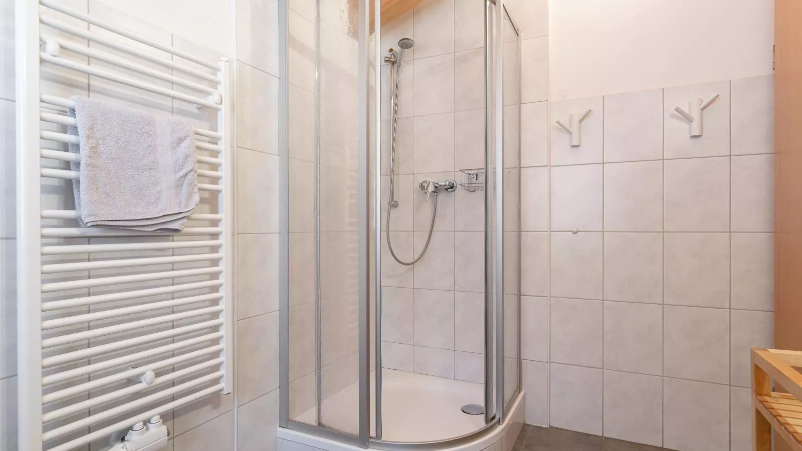 Dubbel Dik Hout-Bathroom