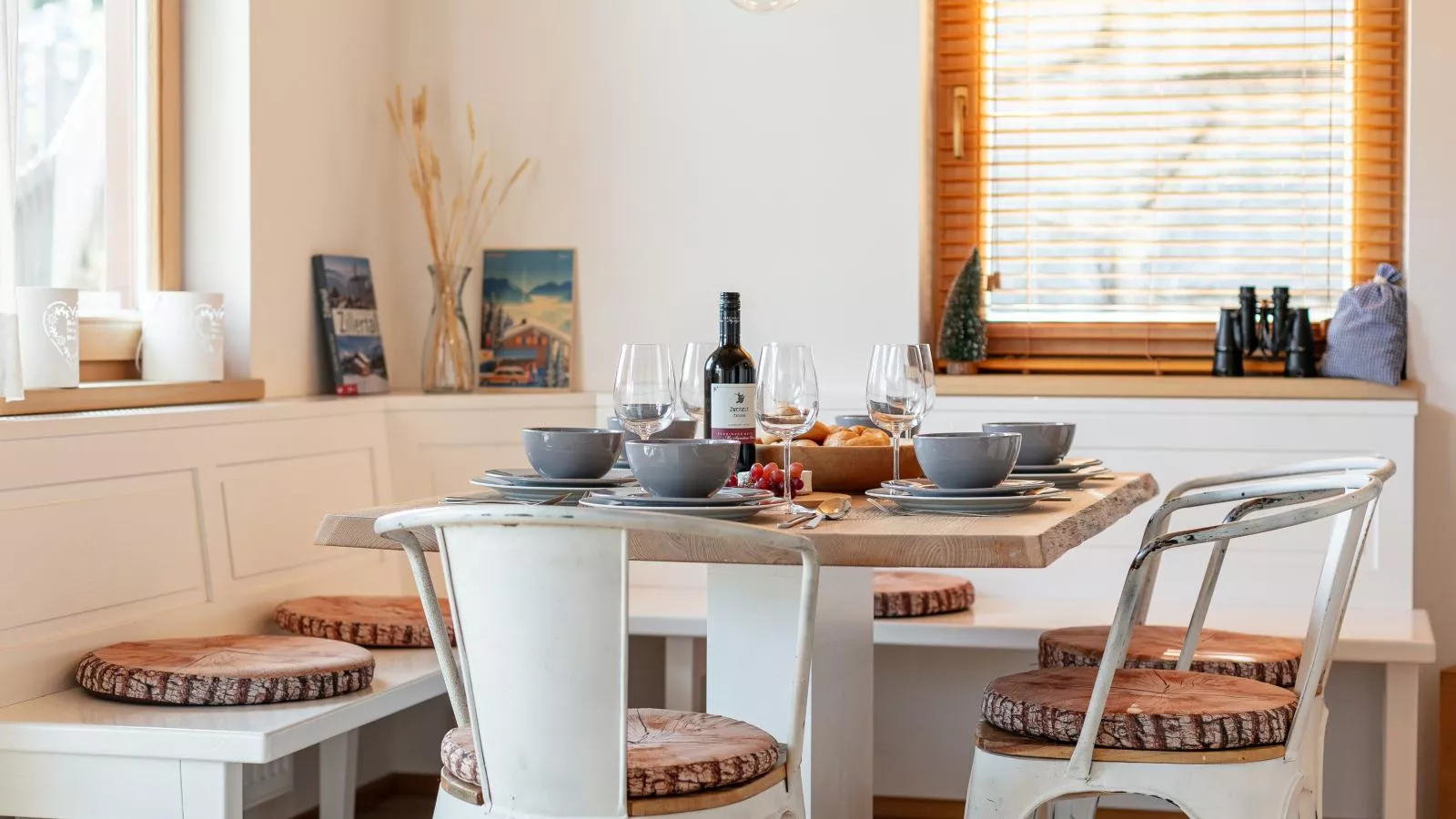 Dubbel Dik Hout-Dining room