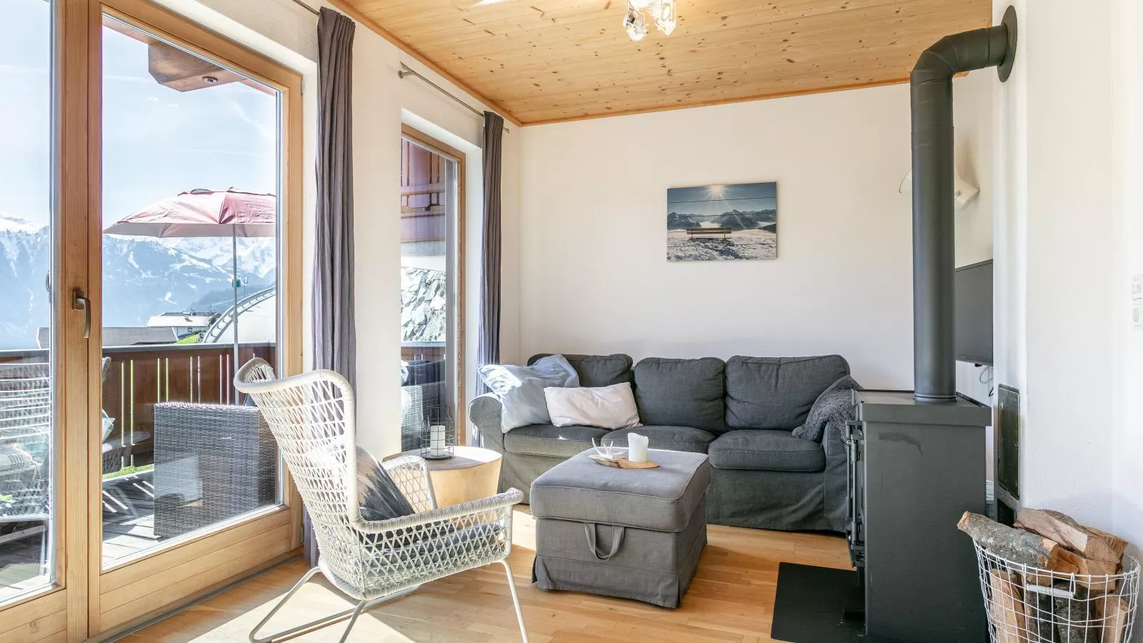 Dubbel Dik Hout-Living room