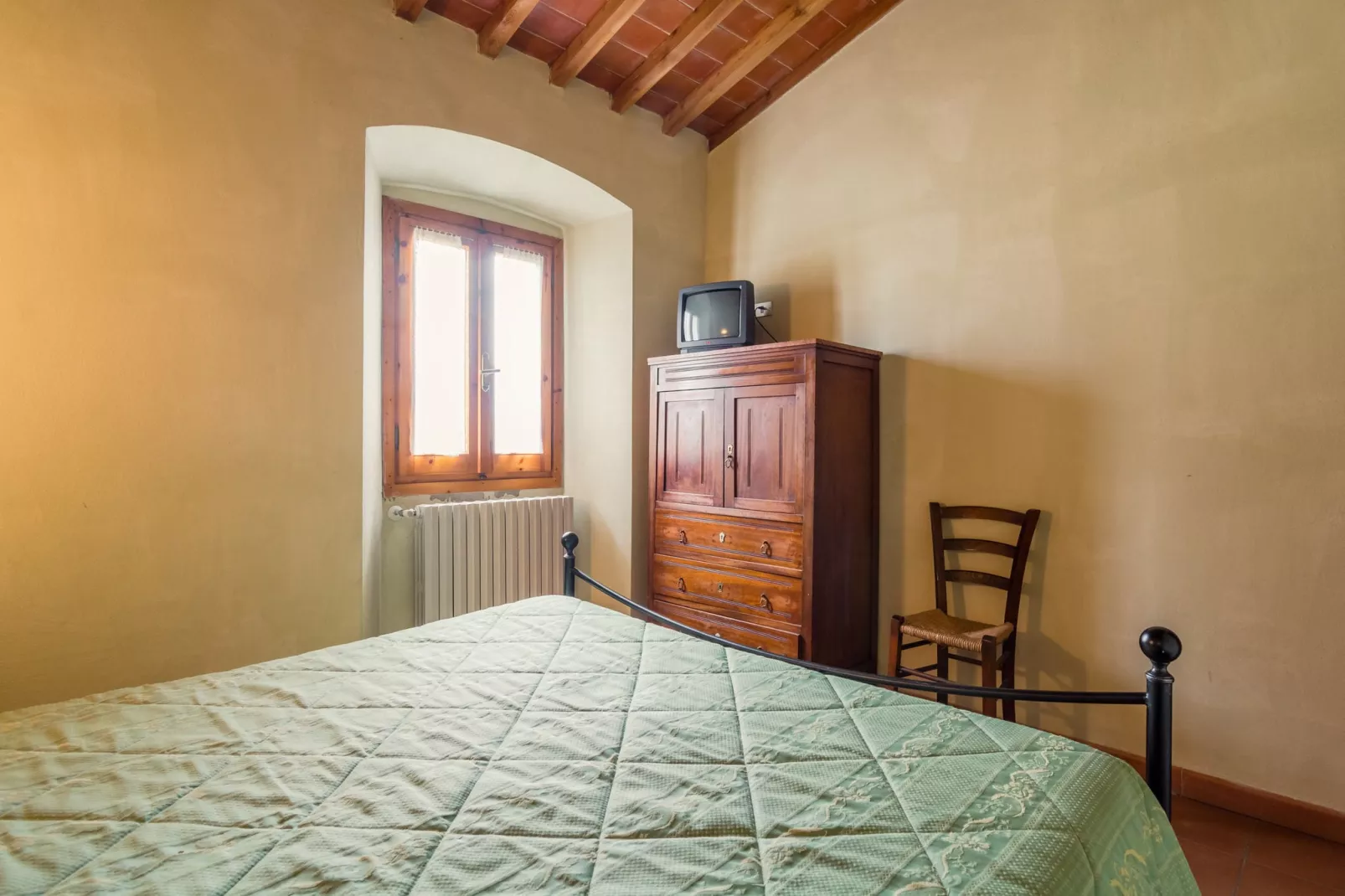 Lisa-Bedroom