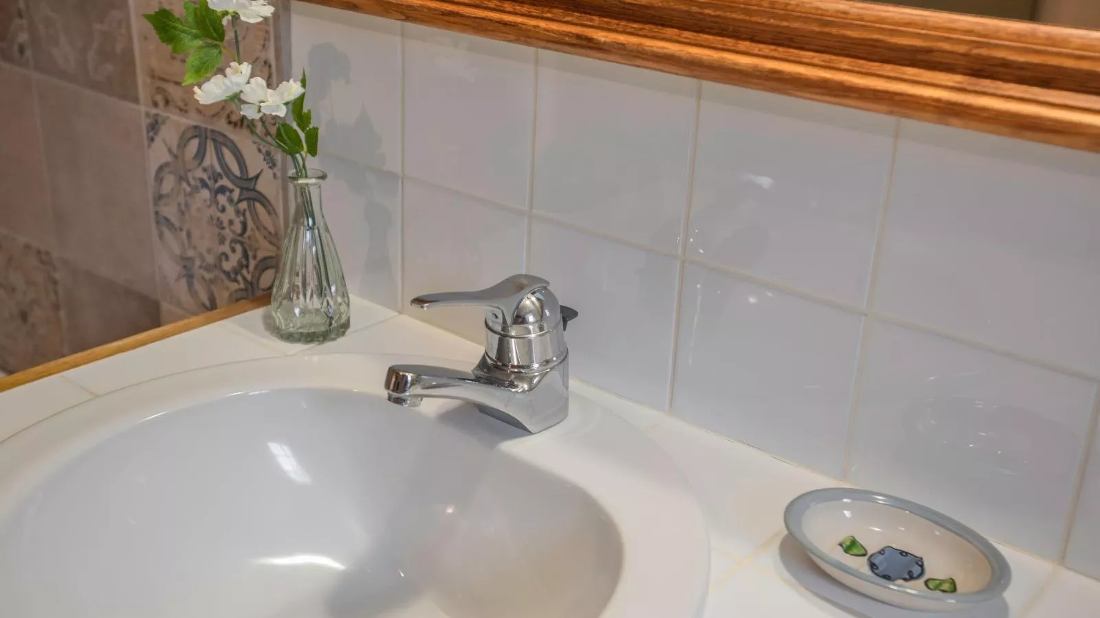 Gite Cottage-Bathroom