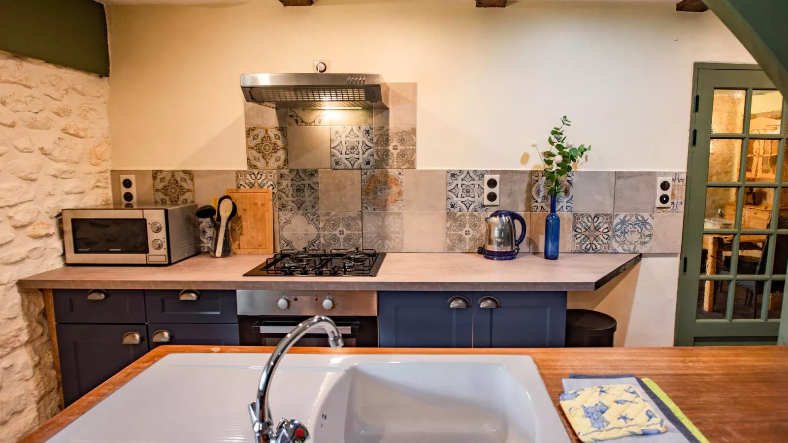 Gite Cottage-Kitchen
