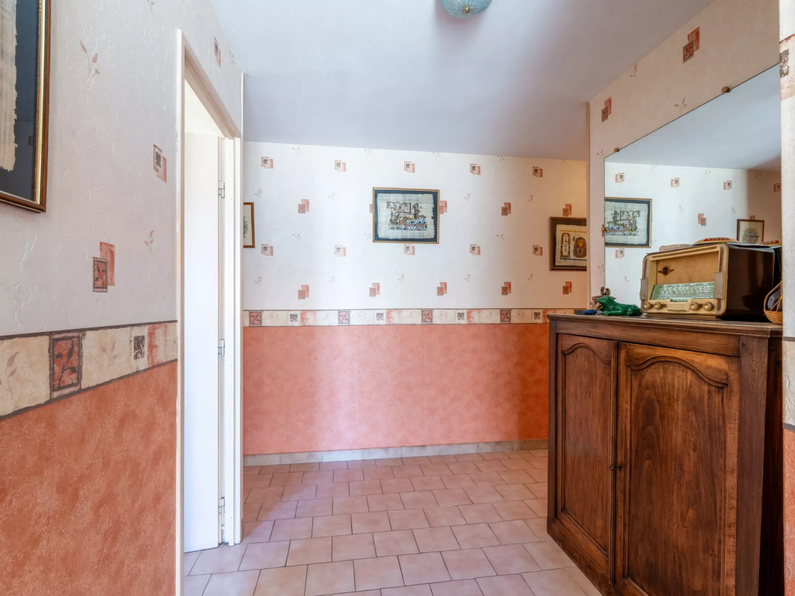 La maison du carignan-Drinnen