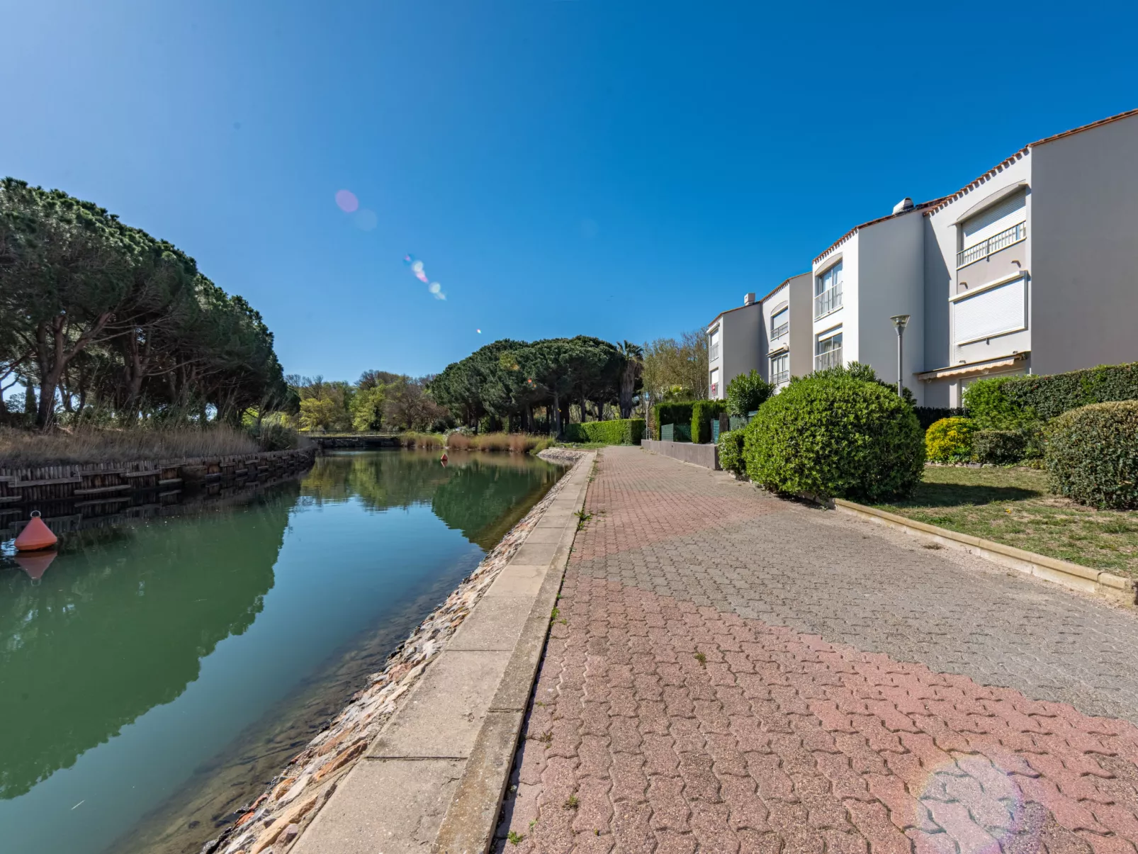 Marina Village-Dehors