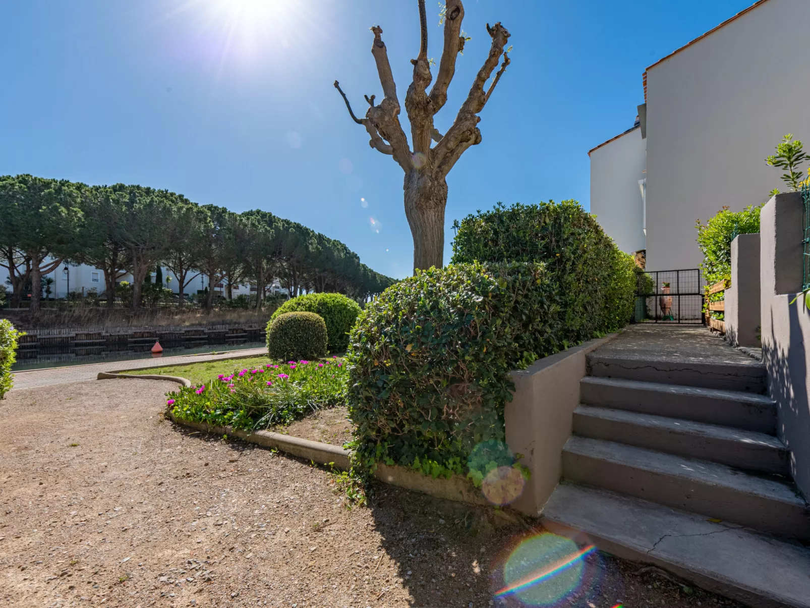 Marina Village-Dehors