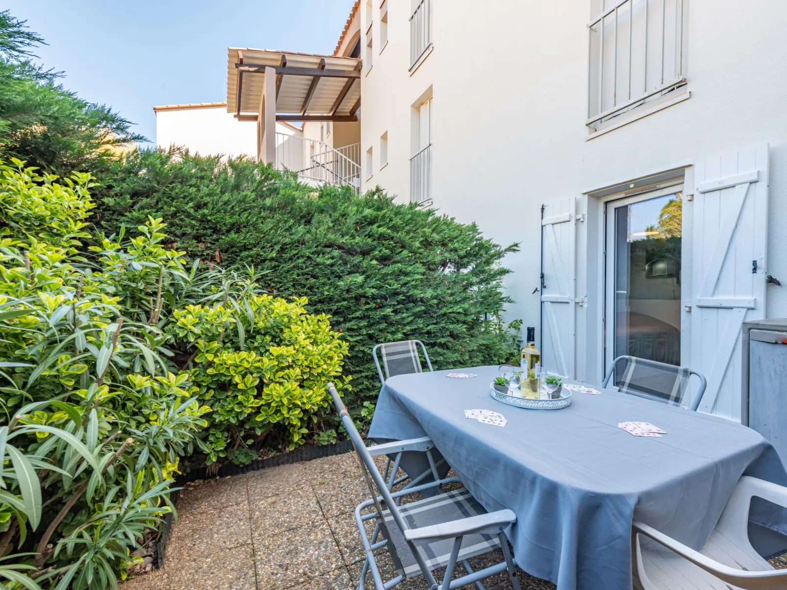 Marina Village-Dehors