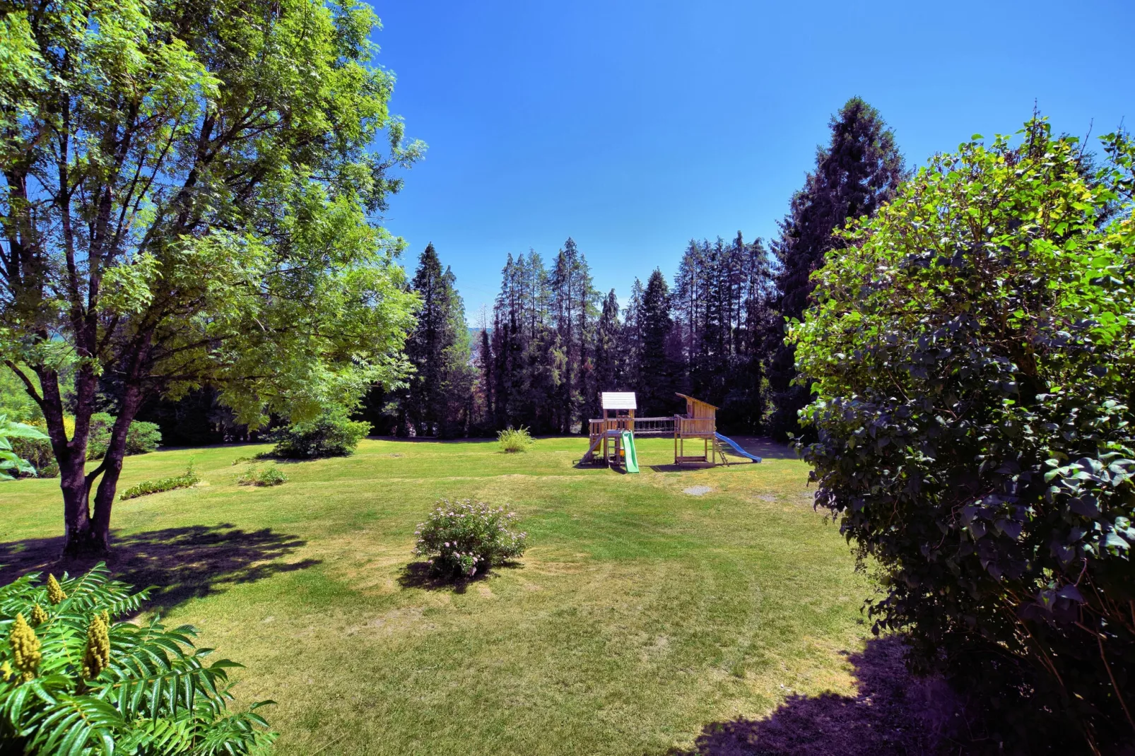 Castarière-Gardens summer