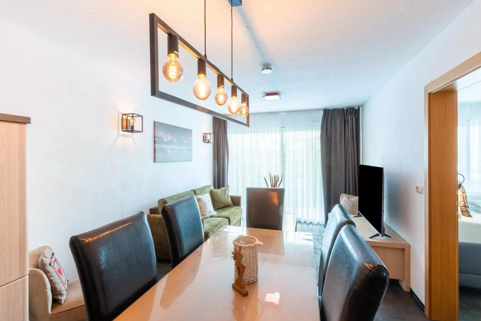 Apartment Berghof Ski-in & Ski-out-Dining room