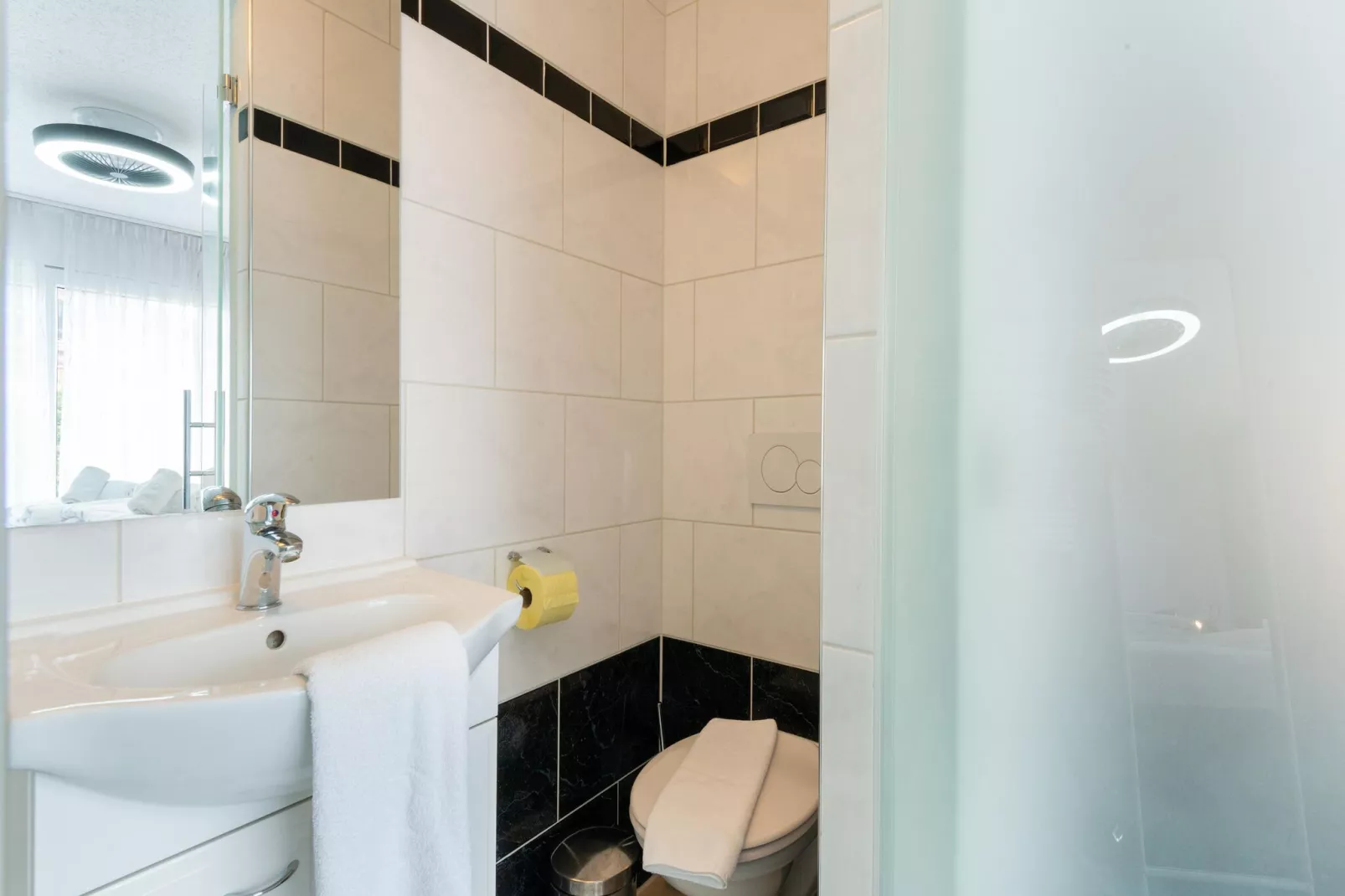Apartment Berghof Ski-in & Ski-out-Bathroom