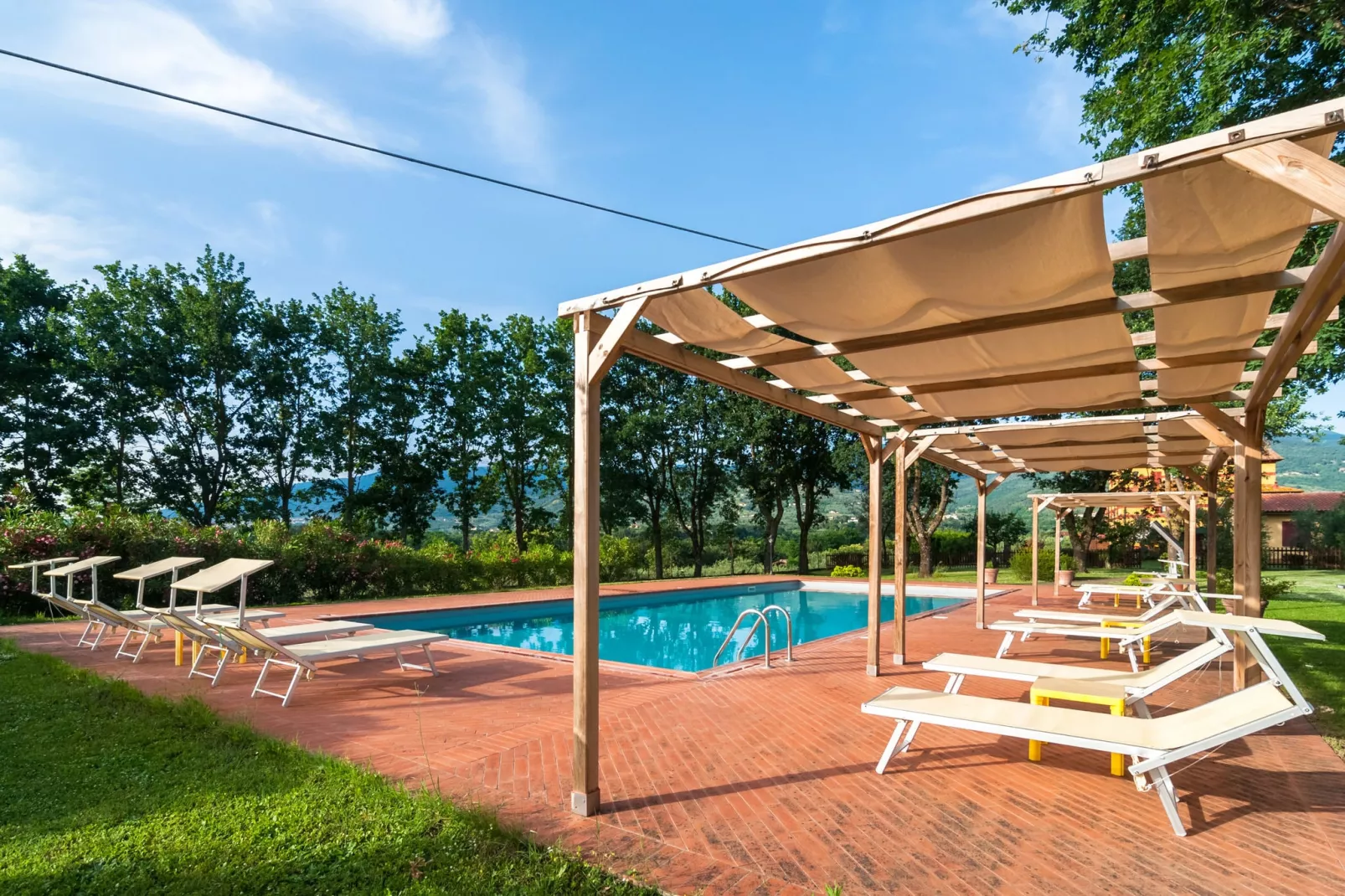 Monna Due-Pool