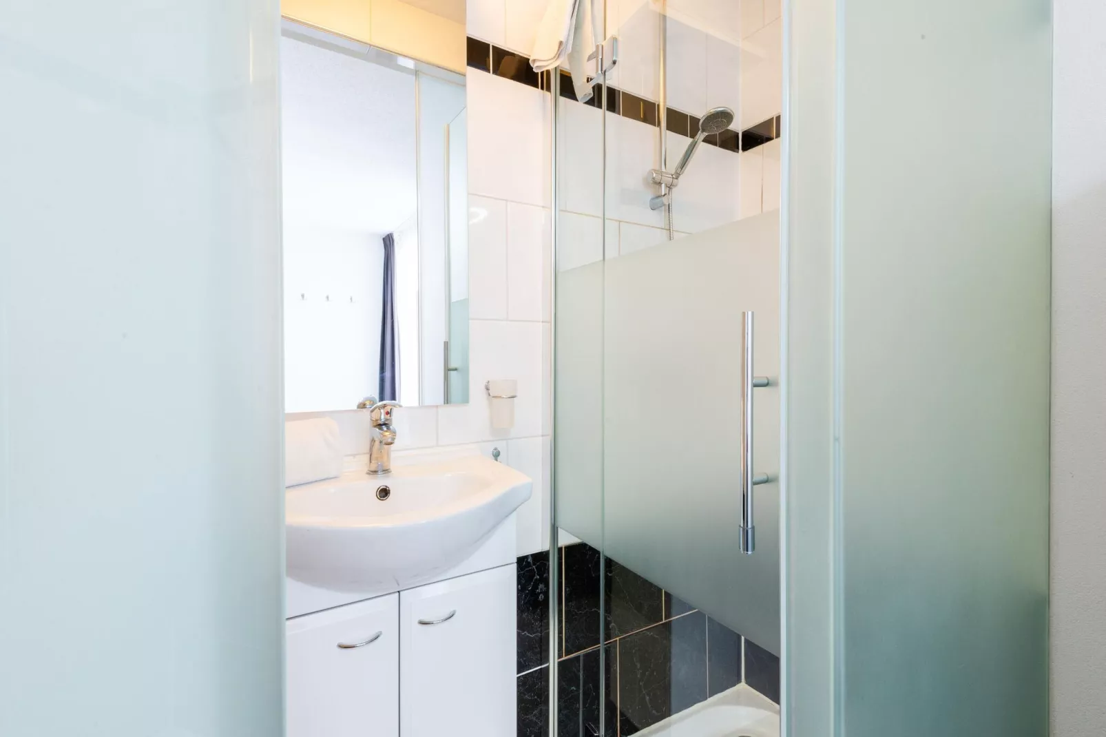 Apartment Berghof Ski-in & Ski-out-Bathroom
