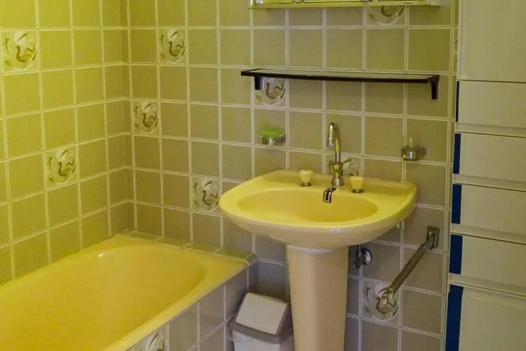 MERMAID I 402-Bathroom