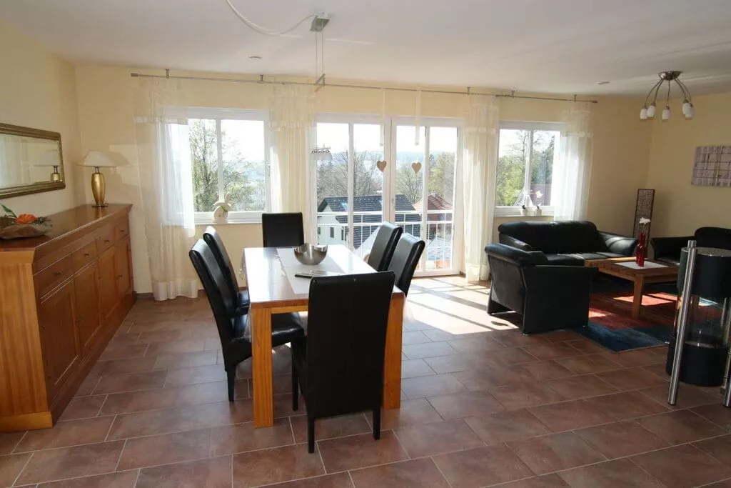 43163-Dining room